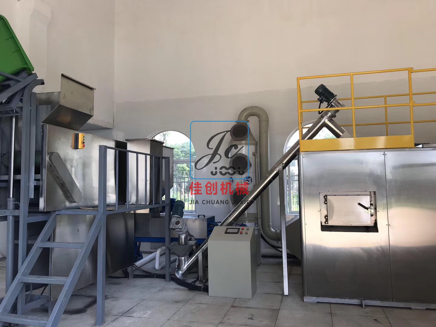 餐廚垃圾處理現場